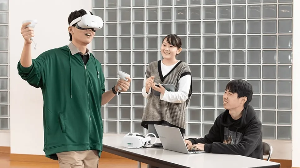 VRハード「Meta Quest」を利用した実践授業