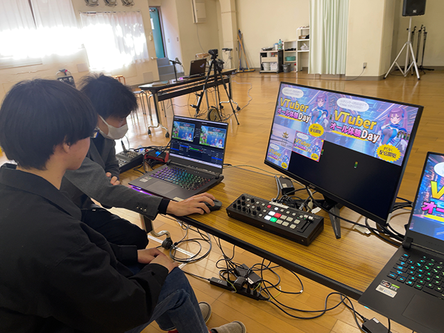 VTuberイベントで配信の体験実習を行う様子