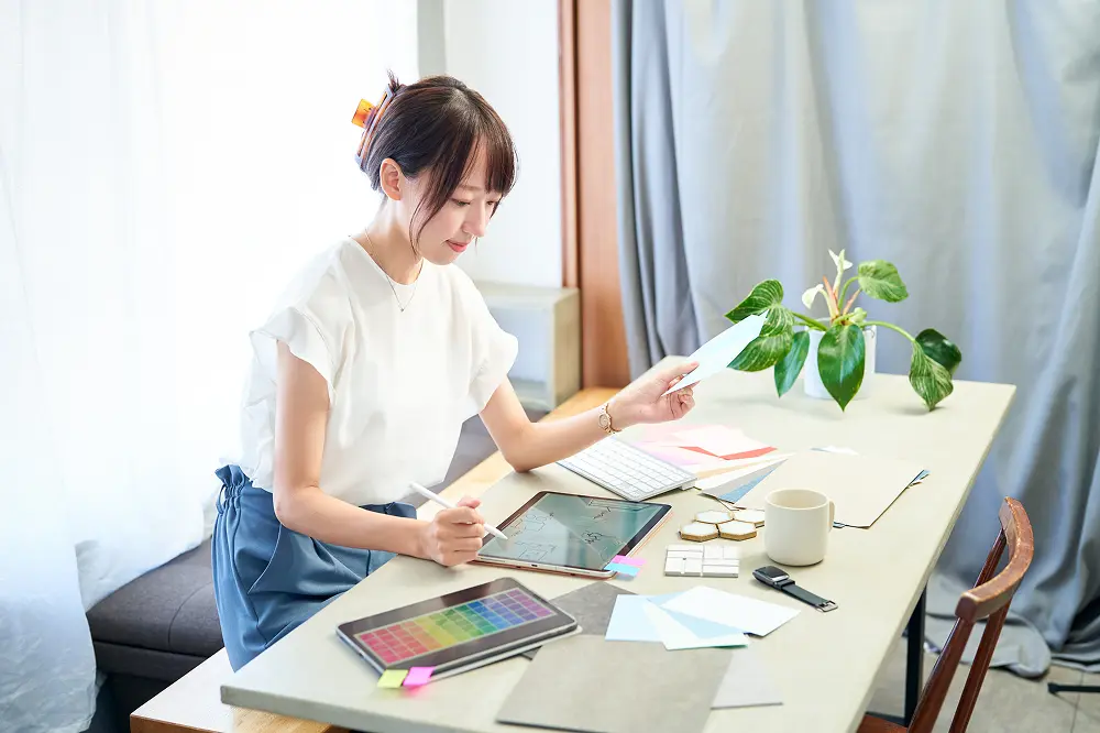 お絵かき・工作やパソコン操作が好きな人