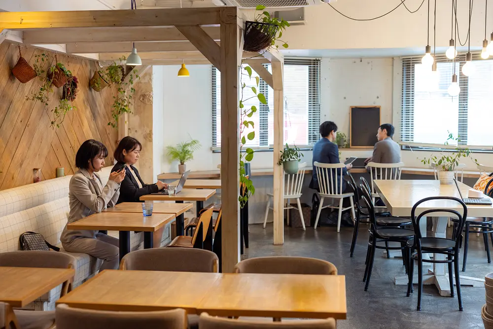 部屋の模様替えやカフェの雰囲気が好きな人