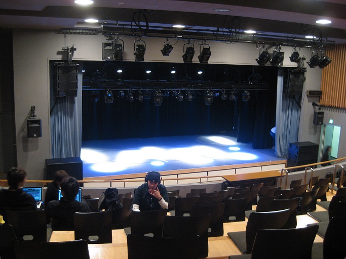 本格的なコンサートから演劇公演などにも使用される300名収容可能な「ソニックホール」